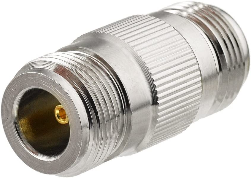 Adaptador N hembra a N hembra. Vista 3 del producto; las piezas repetidas muestran diferentes ángulos.
