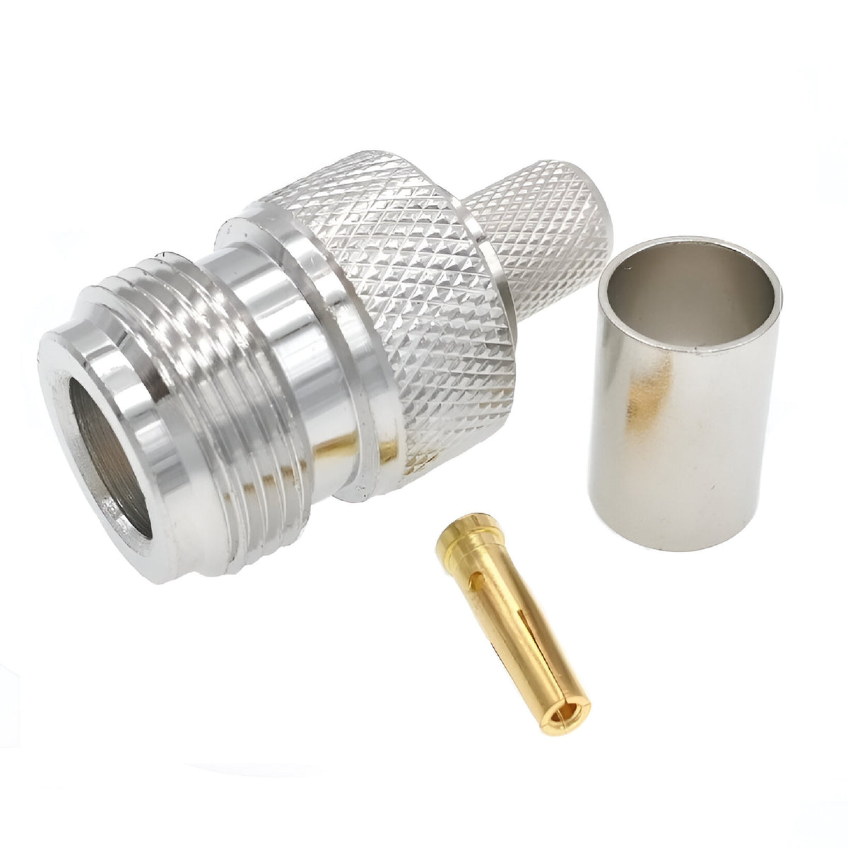 Conector N hembra para cable RG6. Producto sobre fondo blanco.
