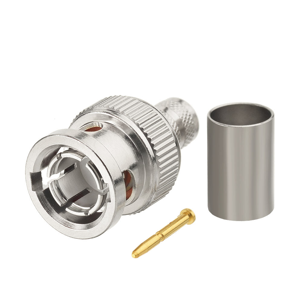 Conector BNC macho para cable RG6. Producto sobre fondo blanco.