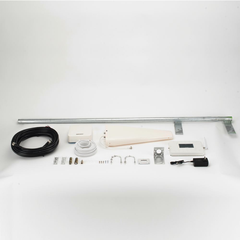 Contenido del kit PLUS: amplificador, fuente, antenas, cables, adaptador, mástil y accesorios de montaje
